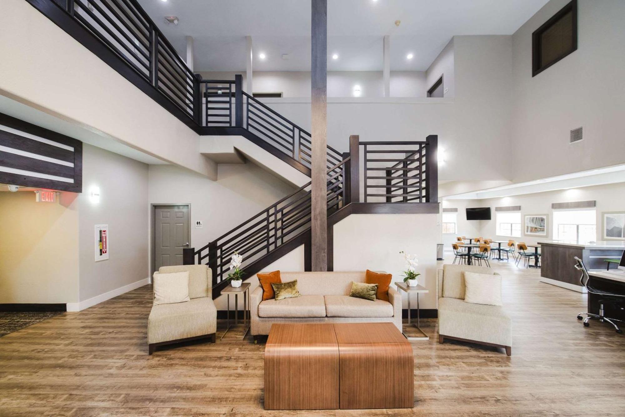 Quality Suites Houston Hobby Airport Exterior photo