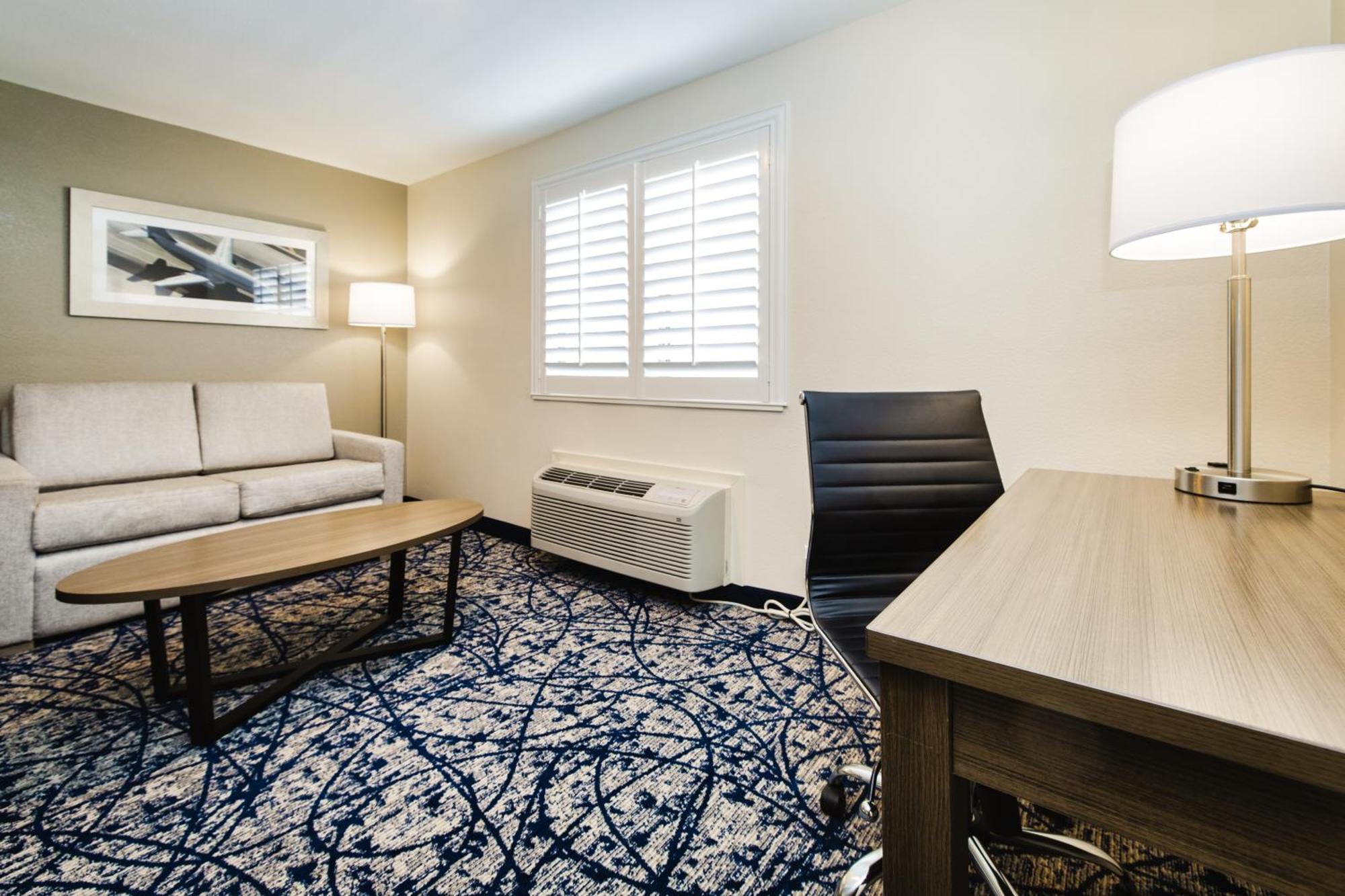 Quality Suites Houston Hobby Airport Exterior photo