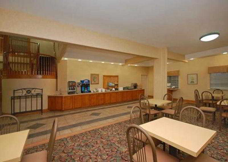 Quality Suites Houston Hobby Airport Restaurant photo